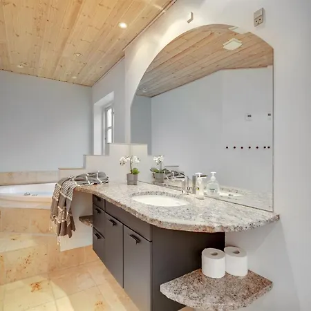 Malinda - 500m From The Sea By Interhome