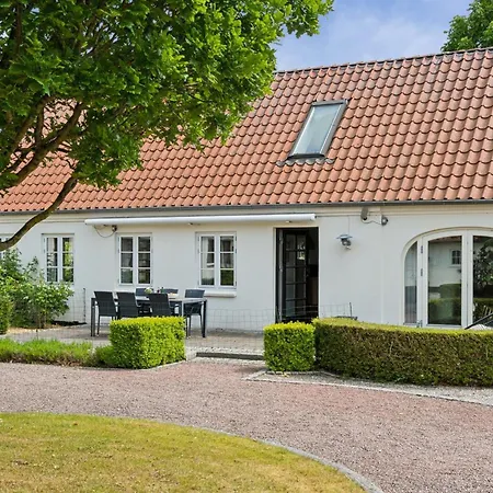 Malinda - 500m From The Sea By Interhome